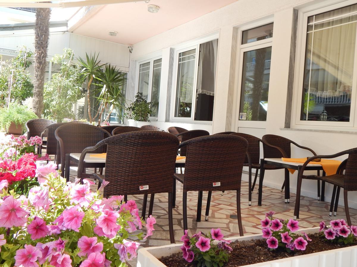 Gold Stern Hotel Paralia Katerinis Exterior photo